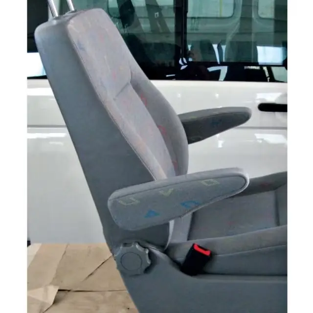 Preisreduziert Armlehnensatz für VW T5 Seriensitz