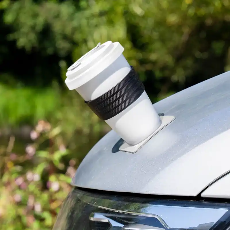 Neu Silwy To-Go-Cup Porzellan Becher mit Deckel inkl. Metall-Nano-Gel Pad Untersetzer (350 ml)
