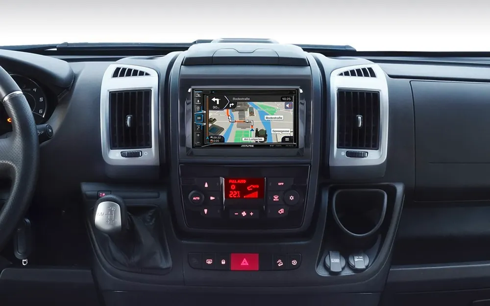 Preis Gesenkt Alpine INE-W611DC All-In One 6,5" Navi mit CD/DVD-Laufwerk für Ducato 7 inkl. Installations-Kit und Lfb.-Interface